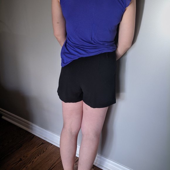 Black shorts - Picture 2 of 2